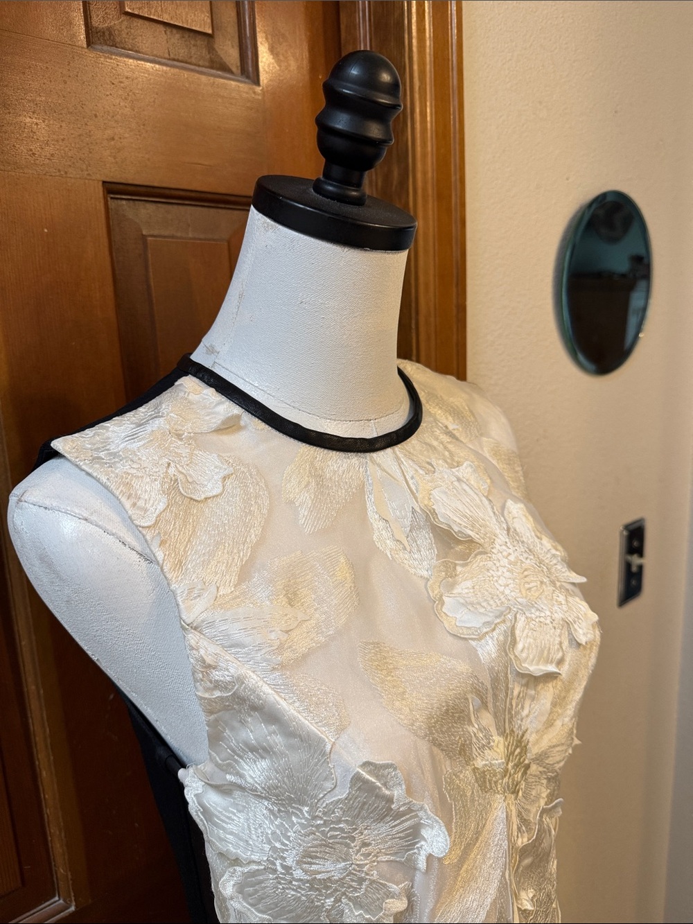 ERDEM White Floral Appliqué Sheath Dress with Black Trim Size 4 - Picture 6 of 9
